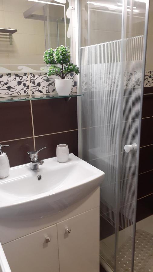Borostyán Vendégház Tiszaug Esterno foto