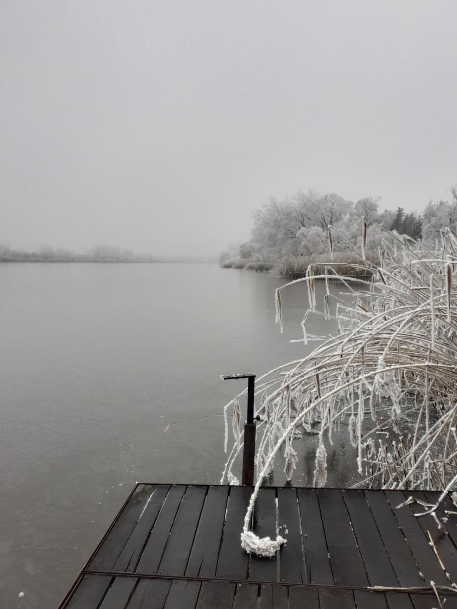 Borostyán Vendégház Tiszaug Esterno foto