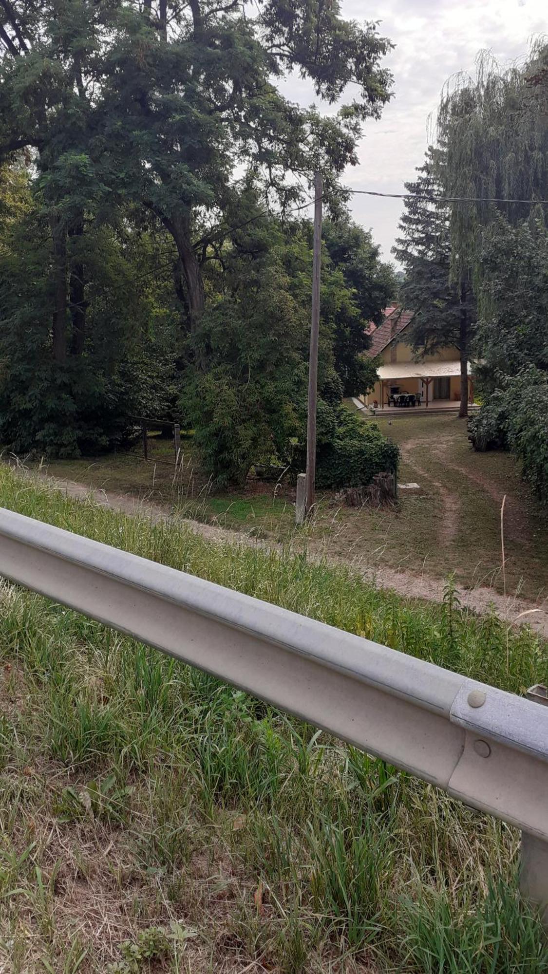 Borostyán Vendégház Tiszaug Esterno foto